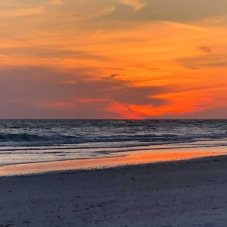 Lido Key Hideout With Patio And Yard And Walk To Beach! Sarasota Esterno foto