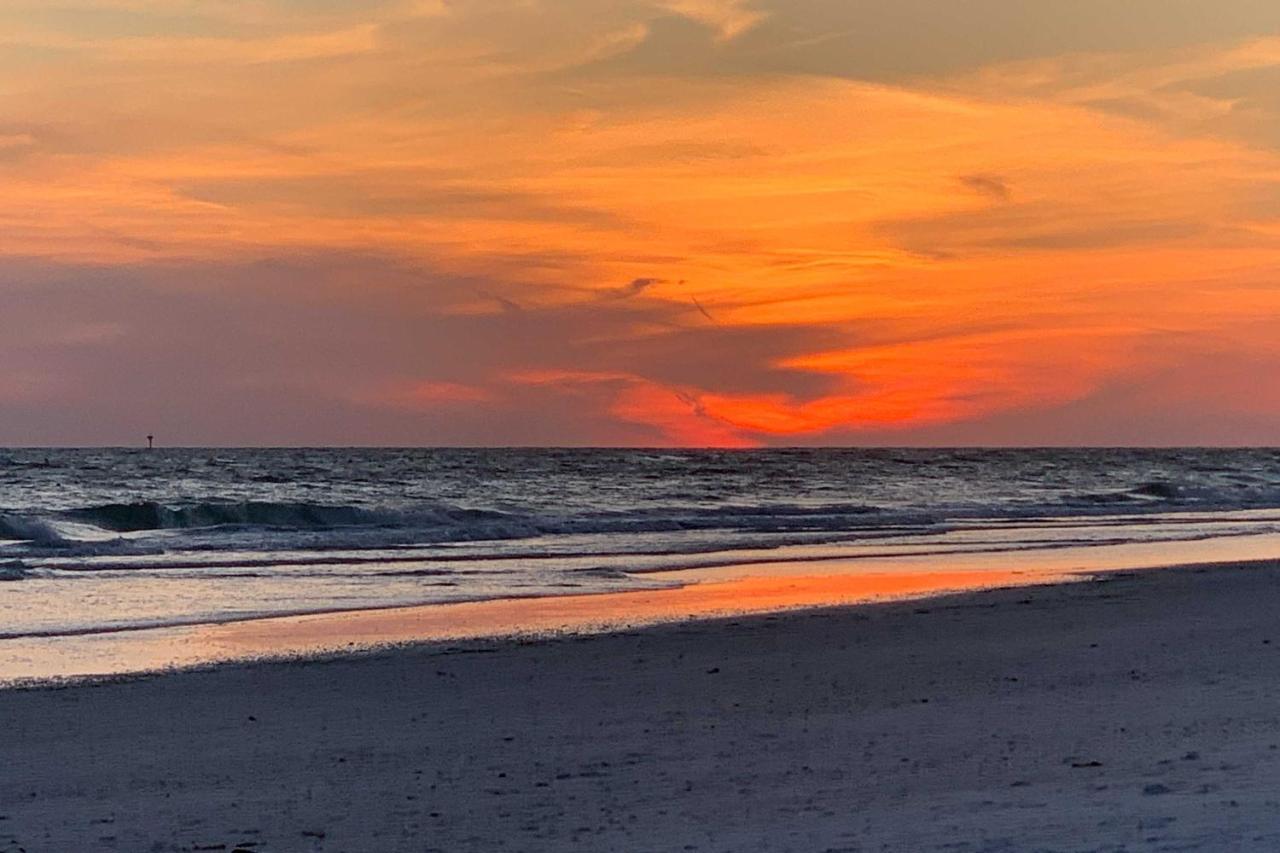 Lido Key Hideout With Patio And Yard And Walk To Beach! Sarasota Esterno foto